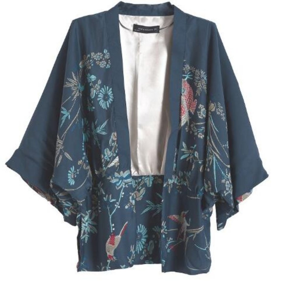 Brand New Brilliant Navy Floral And Bird Motif Lightweight Batwing Sleeve Kimono